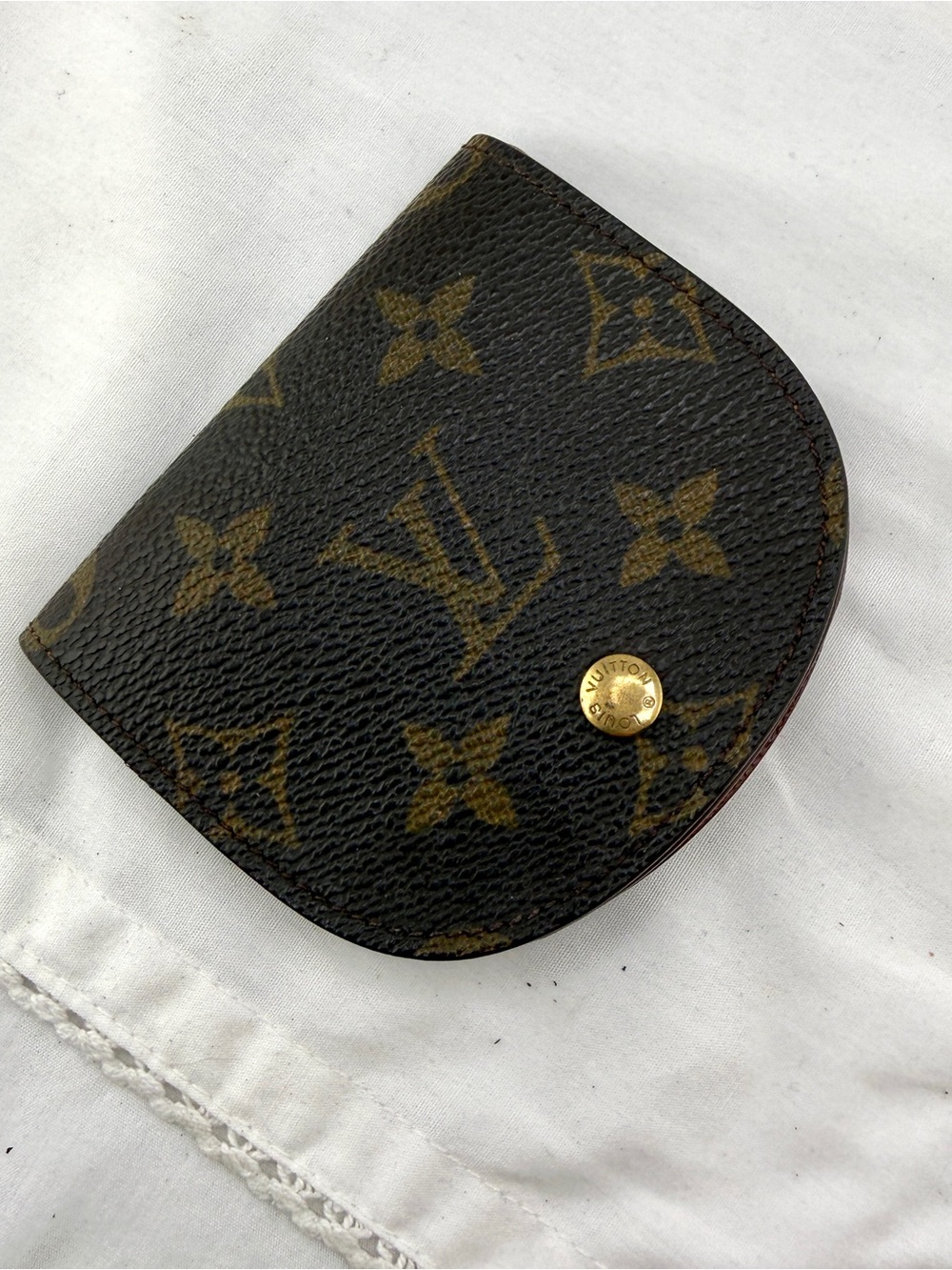 AUTHENTIC Louis Vuitton coin case. Monogram pattern.